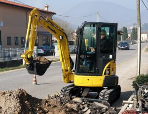 Komatsu PC26MR-3 + 3 GODETS