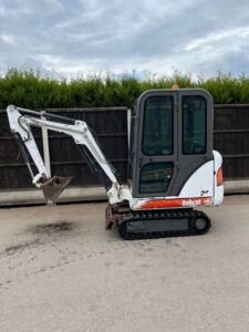 Bobcat 320 , 1,6T + 3 GODETS